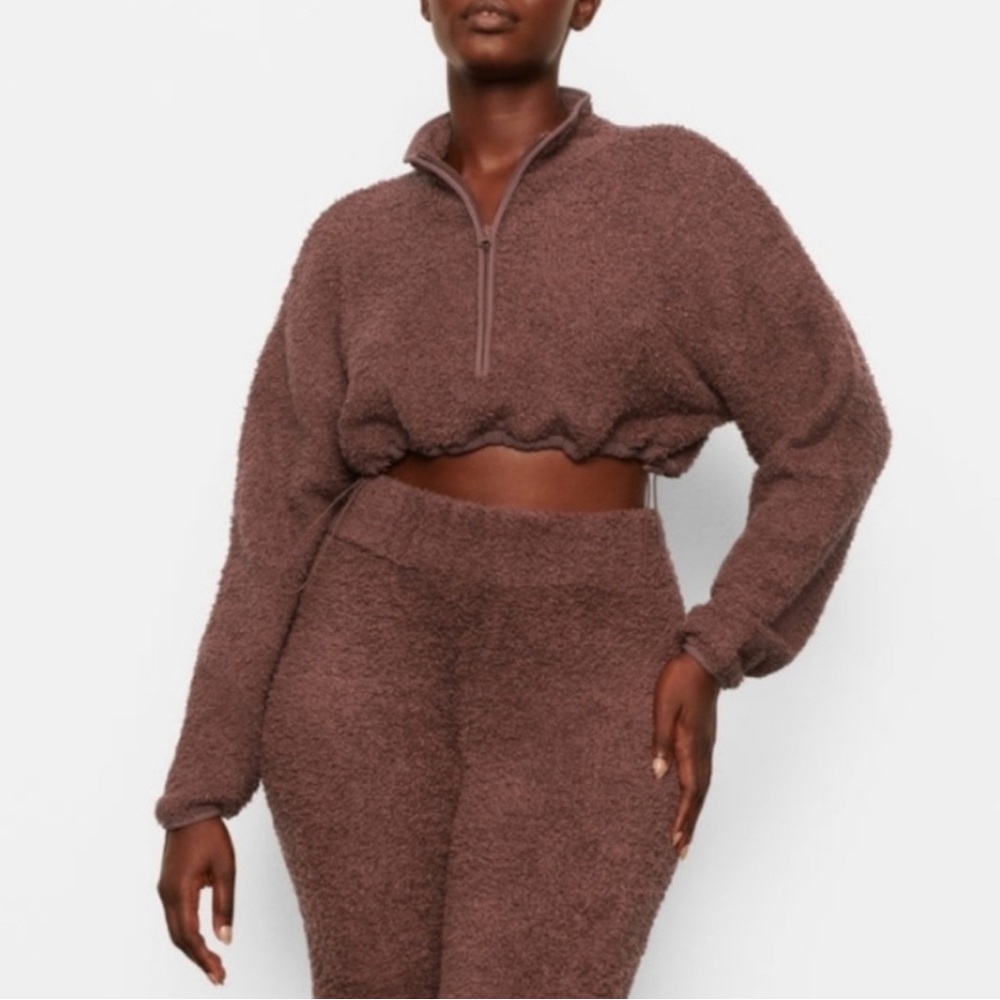 SKIMS cropped fleece